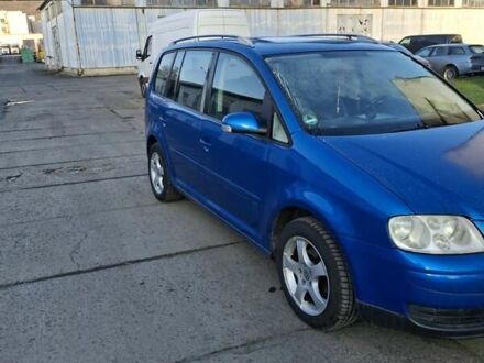 Синій Фольксваген Туран, об'ємом двигуна 1.6 л та пробігом 240 тис. км за 5400 $, фото 1 на Automoto.ua