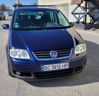 Синий Фольксваген Туран, объемом двигателя 1.97 л и пробегом 364 тыс. км за 5300 $, фото 1 на Automoto.ua