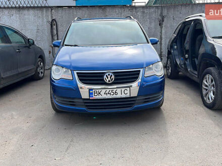 Синій Фольксваген Туран, об'ємом двигуна 1.4 л та пробігом 280 тис. км за 5888 $, фото 1 на Automoto.ua