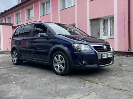 Синий Фольксваген Туран, объемом двигателя 1.97 л и пробегом 320 тыс. км за 8800 $, фото 1 на Automoto.ua