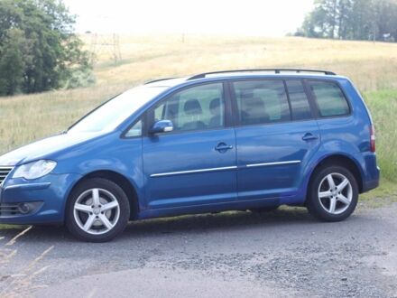 Синий Фольксваген Туран, объемом двигателя 1.9 л и пробегом 381 тыс. км за 2328 $, фото 1 на Automoto.ua