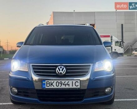 Синій Фольксваген Туран, об'ємом двигуна 1.9 л та пробігом 268 тис. км за 6850 $, фото 1 на Automoto.ua