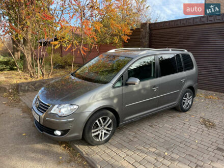 Синий Фольксваген Туран, объемом двигателя 1.9 л и пробегом 334 тыс. км за 7400 $, фото 1 на Automoto.ua