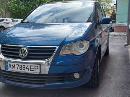 Синий Фольксваген Туран, объемом двигателя 2 л и пробегом 250 тыс. км за 7500 $, фото 1 на Automoto.ua