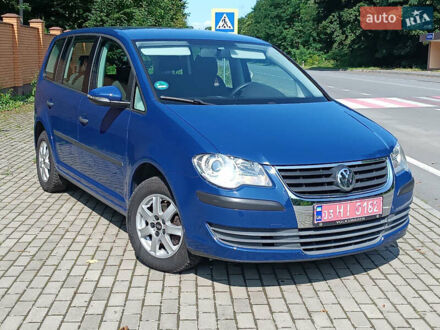 Фольксваген Туран 2010 у Красилове на Automoto.ua Синій Фольксваген Туран, об'ємом двигуна 1.6 л та пробігом 233 тис. км за 7999 $, фото 1 на Automoto.ua