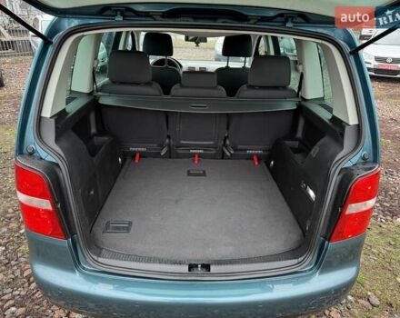 Зеленый Фольксваген Туран, объемом двигателя 1.6 л и пробегом 188 тыс. км за 5750 $, фото 2 на Automoto.ua