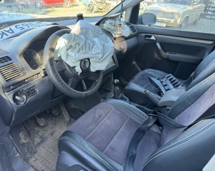 Зеленый Фольксваген Туран, объемом двигателя 1.9 л и пробегом 230 тыс. км за 1950 $, фото 8 на Automoto.ua