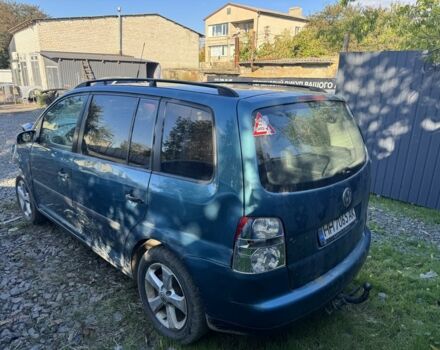 Зеленый Фольксваген Туран, объемом двигателя 1.9 л и пробегом 230 тыс. км за 1950 $, фото 2 на Automoto.ua