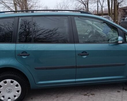 Зеленый Фольксваген Туран, объемом двигателя 1.6 л и пробегом 259 тыс. км за 5500 $, фото 6 на Automoto.ua