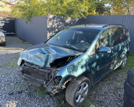 Зеленый Фольксваген Туран, объемом двигателя 1.9 л и пробегом 230 тыс. км за 1950 $, фото 4 на Automoto.ua