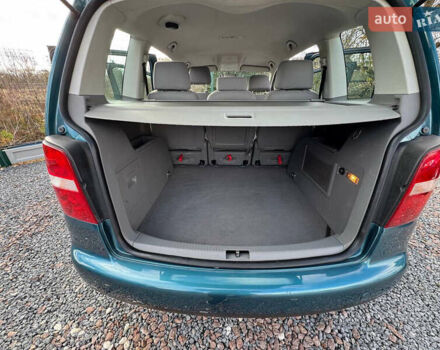 Зеленый Фольксваген Туран, объемом двигателя 1.6 л и пробегом 186 тыс. км за 5150 $, фото 77 на Automoto.ua