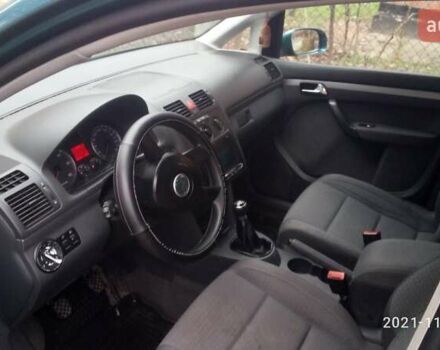 Зеленый Фольксваген Туран, объемом двигателя 1.9 л и пробегом 328 тыс. км за 6000 $, фото 8 на Automoto.ua