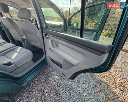 Зеленый Фольксваген Туран, объемом двигателя 1.6 л и пробегом 186 тыс. км за 5150 $, фото 61 на Automoto.ua