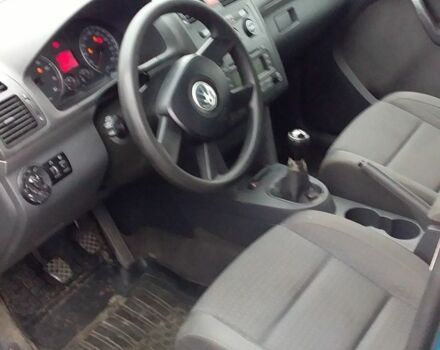 Зеленый Фольксваген Туран, объемом двигателя 2 л и пробегом 200 тыс. км за 4199 $, фото 6 на Automoto.ua