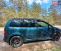 Зеленый Фольксваген Туран, объемом двигателя 2 л и пробегом 350 тыс. км за 5300 $, фото 3 на Automoto.ua