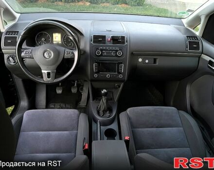 Зеленый Фольксваген Туран, объемом двигателя 2 л и пробегом 282 тыс. км за 10700 $, фото 4 на Automoto.ua
