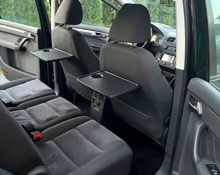 Зеленый Фольксваген Туран, объемом двигателя 2 л и пробегом 282 тыс. км за 10700 $, фото 8 на Automoto.ua