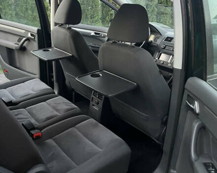 Зеленый Фольксваген Туран, объемом двигателя 2 л и пробегом 282 тыс. км за 10700 $, фото 8 на Automoto.ua