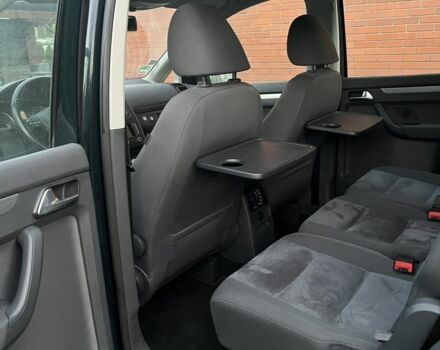 Зеленый Фольксваген Туран, объемом двигателя 2 л и пробегом 282 тыс. км за 10700 $, фото 6 на Automoto.ua