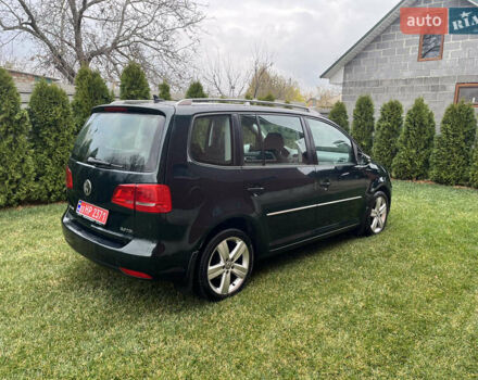 Зеленый Фольксваген Туран, объемом двигателя 2 л и пробегом 282 тыс. км за 10700 $, фото 2 на Automoto.ua