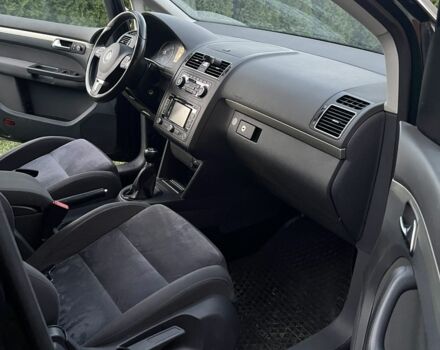 Зеленый Фольксваген Туран, объемом двигателя 2 л и пробегом 282 тыс. км за 10700 $, фото 7 на Automoto.ua