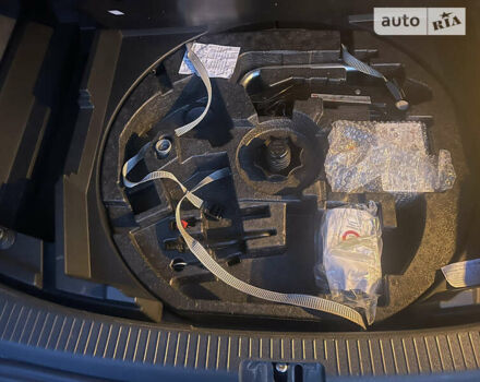 Зелений Фольксваген Туран, об'ємом двигуна 1.6 л та пробігом 245 тис. км за 11777 $, фото 16 на Automoto.ua