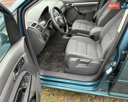 Зеленый Фольксваген Туран, объемом двигателя 1.6 л и пробегом 188 тыс. км за 5750 $, фото 1 на Automoto.ua