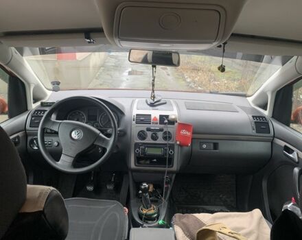 Оранжевый Фольксваген Туран, объемом двигателя 1.4 л и пробегом 221 тыс. км за 5000 $, фото 5 на Automoto.ua