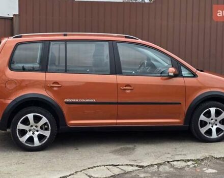 Оранжевый Фольксваген Туран, объемом двигателя 1.6 л и пробегом 243 тыс. км за 9399 $, фото 14 на Automoto.ua
