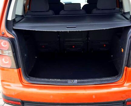 Оранжевый Фольксваген Туран, объемом двигателя 1.4 л и пробегом 217 тыс. км за 6900 $, фото 10 на Automoto.ua