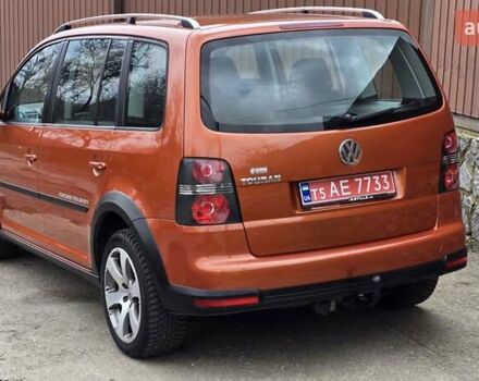 Оранжевый Фольксваген Туран, объемом двигателя 1.6 л и пробегом 243 тыс. км за 9399 $, фото 22 на Automoto.ua