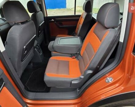 Оранжевый Фольксваген Туран, объемом двигателя 1.6 л и пробегом 243 тыс. км за 9399 $, фото 58 на Automoto.ua