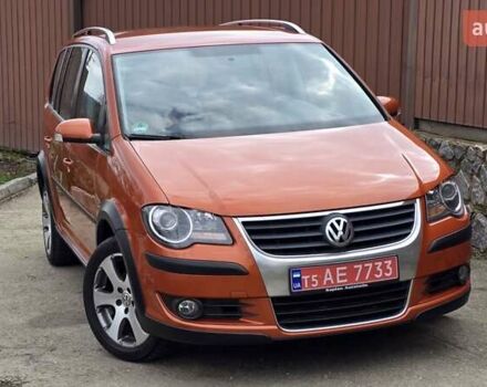 Оранжевый Фольксваген Туран, объемом двигателя 1.6 л и пробегом 243 тыс. км за 9399 $, фото 5 на Automoto.ua