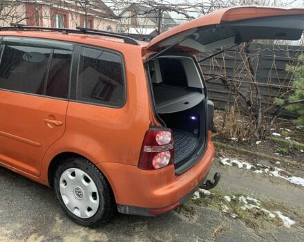 Оранжевый Фольксваген Туран, объемом двигателя 1.4 л и пробегом 221 тыс. км за 5000 $, фото 1 на Automoto.ua