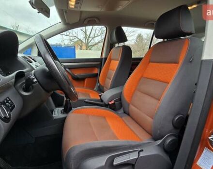 Оранжевый Фольксваген Туран, объемом двигателя 1.6 л и пробегом 243 тыс. км за 9399 $, фото 45 на Automoto.ua