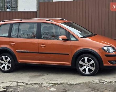 Оранжевый Фольксваген Туран, объемом двигателя 1.6 л и пробегом 243 тыс. км за 9399 $, фото 12 на Automoto.ua