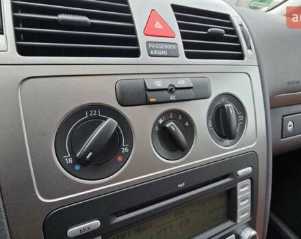 Оранжевый Фольксваген Туран, объемом двигателя 1.6 л и пробегом 243 тыс. км за 9399 $, фото 46 на Automoto.ua