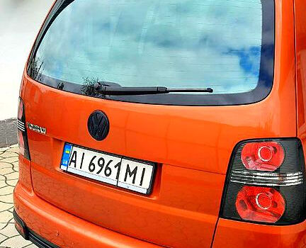 Оранжевый Фольксваген Туран, объемом двигателя 1.4 л и пробегом 217 тыс. км за 6900 $, фото 3 на Automoto.ua