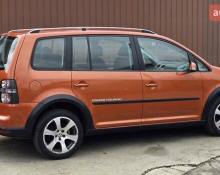 Оранжевый Фольксваген Туран, объемом двигателя 1.6 л и пробегом 243 тыс. км за 9399 $, фото 15 на Automoto.ua