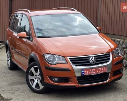 Оранжевый Фольксваген Туран, объемом двигателя 1.6 л и пробегом 243 тыс. км за 9399 $, фото 6 на Automoto.ua