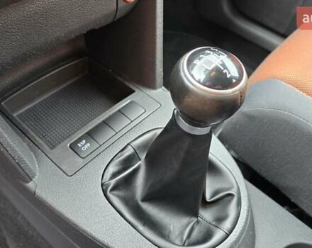 Оранжевый Фольксваген Туран, объемом двигателя 1.6 л и пробегом 243 тыс. км за 9399 $, фото 48 на Automoto.ua