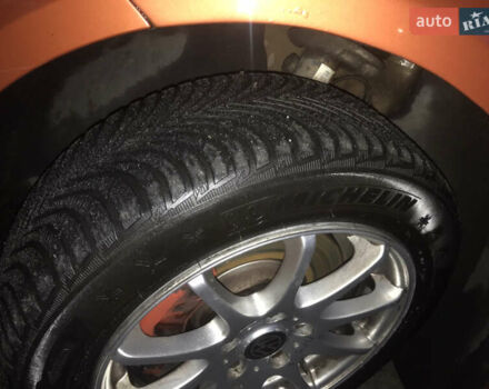 Помаранчевий Фольксваген Туран, об'ємом двигуна 2 л та пробігом 270 тис. км за 8400 $, фото 42 на Automoto.ua