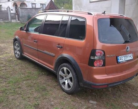 Оранжевый Фольксваген Туран, объемом двигателя 1.9 л и пробегом 230 тыс. км за 8500 $, фото 2 на Automoto.ua