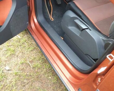 Оранжевый Фольксваген Туран, объемом двигателя 1.9 л и пробегом 230 тыс. км за 8500 $, фото 5 на Automoto.ua