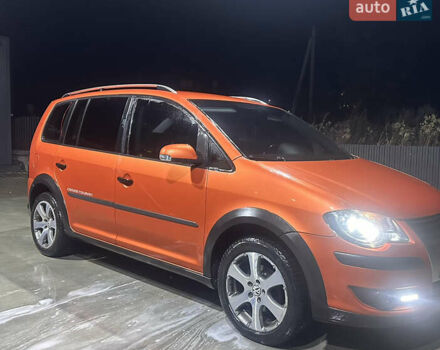 Помаранчевий Фольксваген Туран, об'ємом двигуна 1.4 л та пробігом 230 тис. км за 5700 $, фото 1 на Automoto.ua