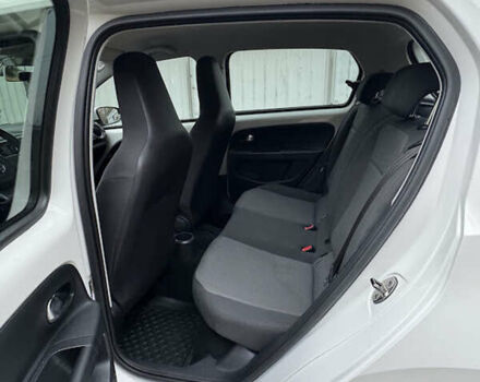 Белый Фольксваген Ап, объемом двигателя 1 л и пробегом 166 тыс. км за 6499 $, фото 5 на Automoto.ua