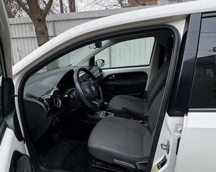 Белый Фольксваген Ап, объемом двигателя 1 л и пробегом 166 тыс. км за 6499 $, фото 4 на Automoto.ua