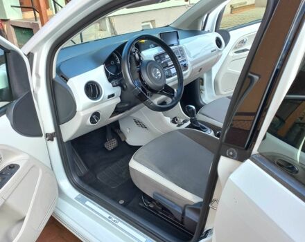 Белый Фольксваген Ап, объемом двигателя 0 л и пробегом 102 тыс. км за 5900 $, фото 2 на Automoto.ua