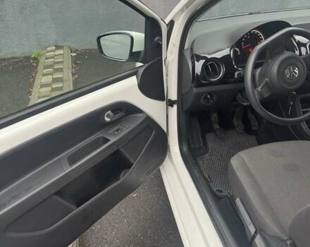 Белый Фольксваген Ап, объемом двигателя 1 л и пробегом 130 тыс. км за 7000 $, фото 5 на Automoto.ua