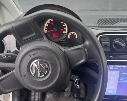 Белый Фольксваген Ап, объемом двигателя 1 л и пробегом 130 тыс. км за 7000 $, фото 4 на Automoto.ua